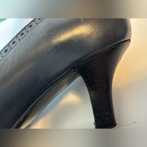 SALVATORE FERRAGAMO Vintage Sz 8 AA Black Navy Blue Patent Leather Kitten Heel - Picture 8 of 15